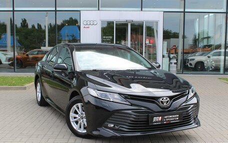Toyota Camry, 2019 год, 2 550 000 рублей, 3 фотография