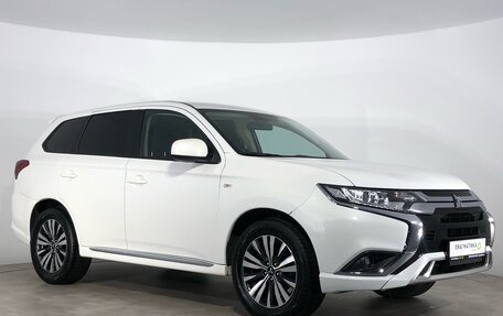 Mitsubishi Outlander III рестайлинг 3, 2022 год, 2 022 000 рублей, 4 фотография