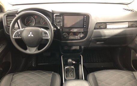 Mitsubishi Outlander III рестайлинг 3, 2022 год, 2 022 000 рублей, 13 фотография