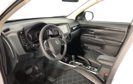 Mitsubishi Outlander III рестайлинг 3, 2022 год, 2 022 000 рублей, 12 фотография