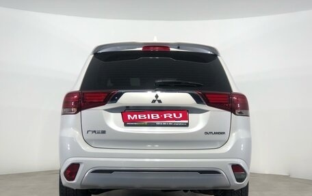 Mitsubishi Outlander III рестайлинг 3, 2022 год, 2 022 000 рублей, 7 фотография