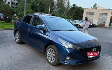 Hyundai Solaris II рестайлинг, 2021 год, 1 200 000 рублей, 3 фотография