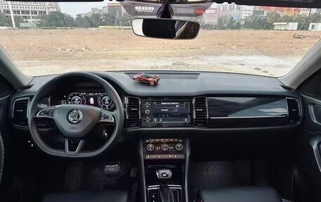 Skoda Kodiaq I, 2022 год, 2 400 000 рублей, 5 фотография