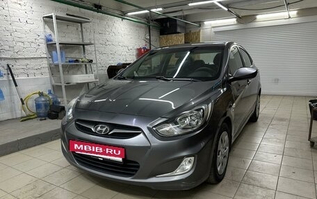 Hyundai Solaris II рестайлинг, 2011 год, 740 000 рублей, 8 фотография