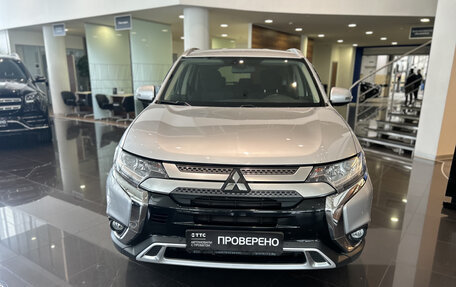Mitsubishi Outlander III рестайлинг 3, 2019 год, 2 192 000 рублей, 2 фотография