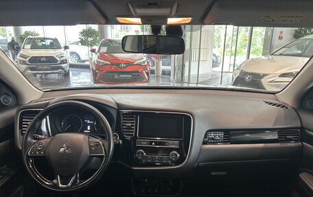 Mitsubishi Outlander III рестайлинг 3, 2019 год, 2 192 000 рублей, 14 фотография