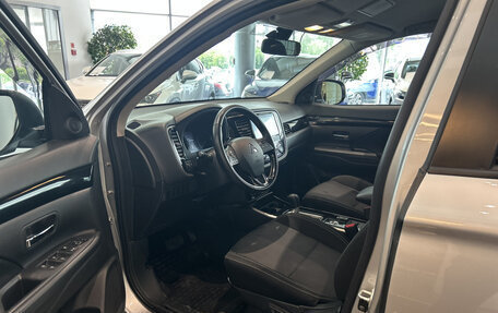 Mitsubishi Outlander III рестайлинг 3, 2019 год, 2 192 000 рублей, 16 фотография