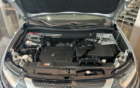 Mitsubishi Outlander III рестайлинг 3, 2019 год, 2 192 000 рублей, 9 фотография