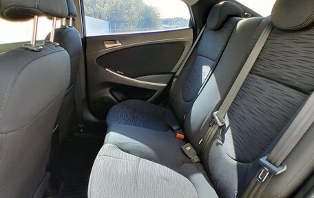 Hyundai Solaris II рестайлинг, 2015 год, 1 049 000 рублей, 15 фотография
