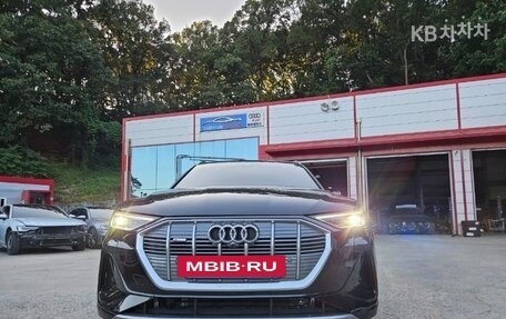 Audi e-tron I, 2022 год, 9 000 275 рублей, 2 фотография