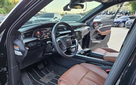 Audi e-tron I, 2022 год, 9 000 275 рублей, 13 фотография
