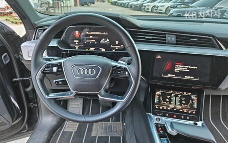 Audi e-tron I, 2022 год, 9 000 275 рублей, 18 фотография