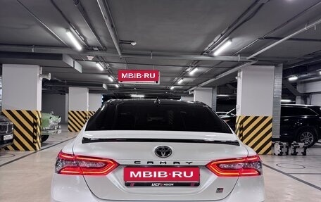Toyota Camry, 2021 год, 3 290 000 рублей, 3 фотография
