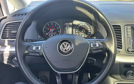 Volkswagen Sharan II, 2017 год, 2 100 666 рублей, 9 фотография
