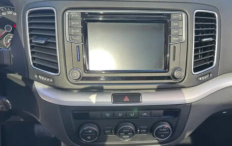 Volkswagen Sharan II, 2017 год, 2 100 666 рублей, 11 фотография