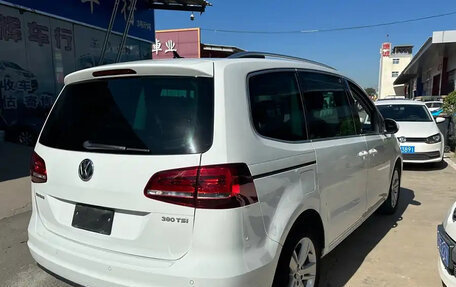 Volkswagen Sharan II, 2017 год, 2 100 666 рублей, 6 фотография