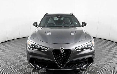 Alfa Romeo Stelvio, 2022 год, 5 900 000 рублей, 2 фотография