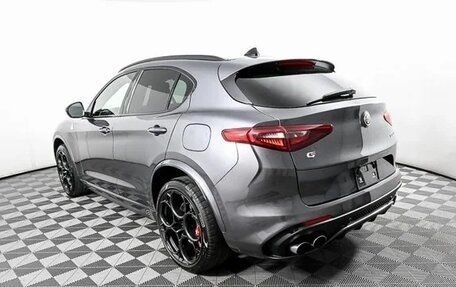 Alfa Romeo Stelvio, 2022 год, 5 900 000 рублей, 5 фотография