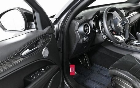 Alfa Romeo Stelvio, 2022 год, 5 900 000 рублей, 10 фотография