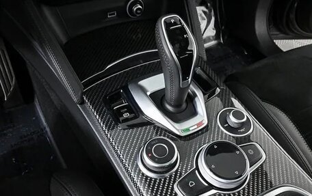 Alfa Romeo Stelvio, 2022 год, 5 900 000 рублей, 18 фотография