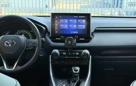 Toyota RAV4, 2022 год, 2 790 000 рублей, 9 фотография