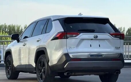 Toyota RAV4, 2022 год, 2 790 000 рублей, 4 фотография