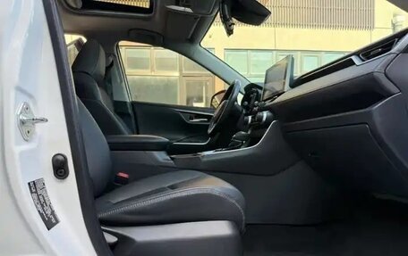 Toyota RAV4, 2022 год, 2 790 000 рублей, 11 фотография