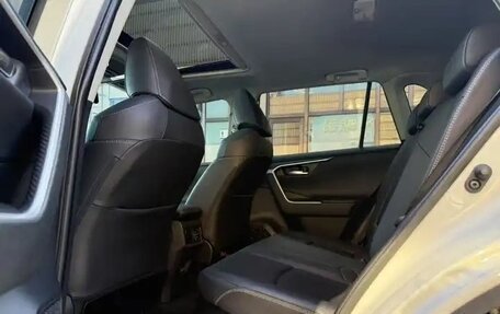 Toyota RAV4, 2022 год, 2 790 000 рублей, 12 фотография