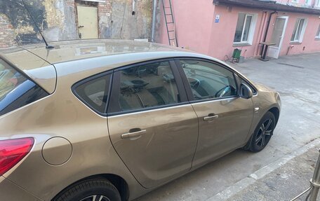 Opel Astra J, 2014 год, 820 000 рублей, 2 фотография