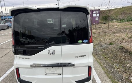 Honda Stepwgn IV, 2016 год, 1 650 000 рублей, 6 фотография