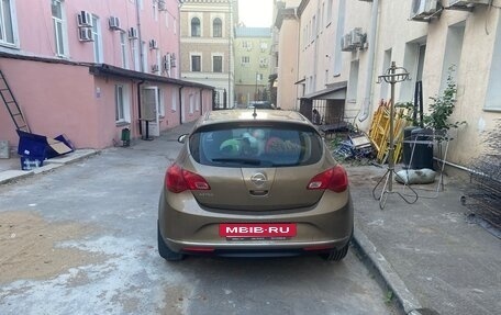 Opel Astra J, 2014 год, 820 000 рублей, 3 фотография