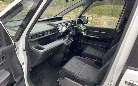 Honda Stepwgn IV, 2016 год, 1 650 000 рублей, 11 фотография