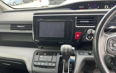Honda Stepwgn IV, 2016 год, 1 650 000 рублей, 12 фотография