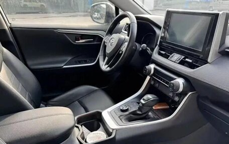 Toyota RAV4, 2022 год, 2 370 000 рублей, 8 фотография