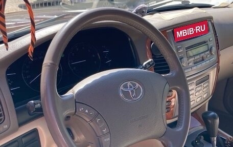 Toyota Land Cruiser 100 рестайлинг 2, 2006 год, 3 600 000 рублей, 6 фотография