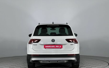 Volkswagen Tiguan II, 2019 год, 2 049 000 рублей, 6 фотография
