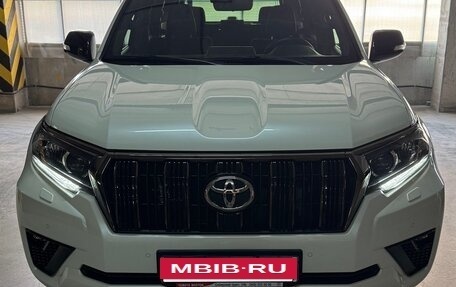 Toyota Land Cruiser Prado 150 рестайлинг 2, 2021 год, 7 299 000 рублей, 9 фотография