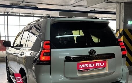 Toyota Land Cruiser Prado 150 рестайлинг 2, 2021 год, 7 299 000 рублей, 3 фотография