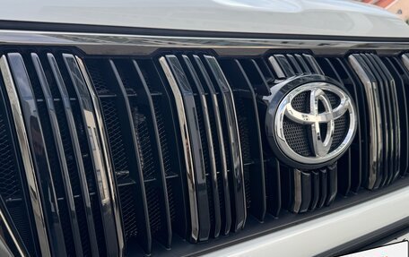 Toyota Land Cruiser Prado 150 рестайлинг 2, 2021 год, 7 299 000 рублей, 28 фотография