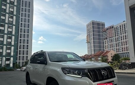Toyota Land Cruiser Prado 150 рестайлинг 2, 2021 год, 7 299 000 рублей, 32 фотография