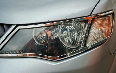 Mitsubishi Outlander III рестайлинг 3, 2008 год, 1 400 000 рублей, 10 фотография