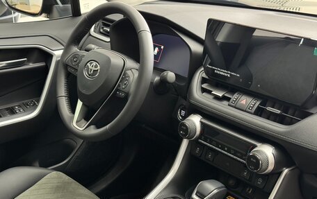 Toyota RAV4, 2024 год, 4 490 000 рублей, 12 фотография