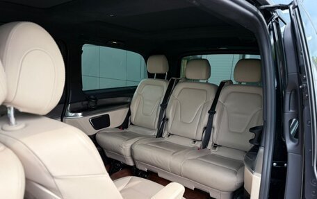 Mercedes-Benz V-Класс, 2019 год, 5 500 000 рублей, 19 фотография