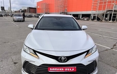 Toyota Camry, 2021 год, 3 800 000 рублей, 1 фотография