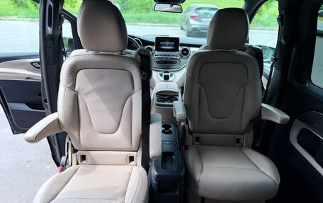 Mercedes-Benz V-Класс, 2019 год, 5 500 000 рублей, 20 фотография