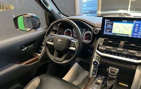 Toyota Land Cruiser, 2022 год, 10 500 000 рублей, 27 фотография
