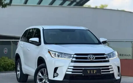 Toyota Highlander III, 2021 год, 2 435 000 рублей, 3 фотография