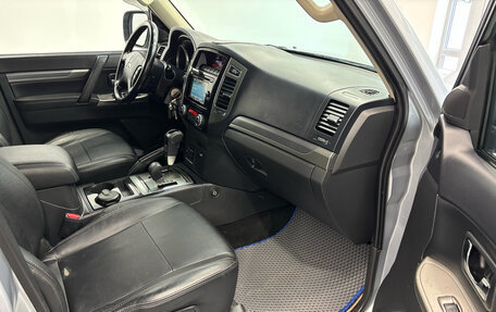 Mitsubishi Pajero IV, 2015 год, 2 550 000 рублей, 11 фотография