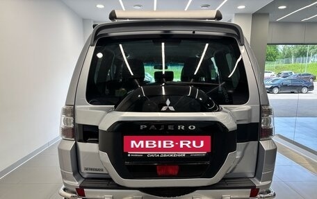 Mitsubishi Pajero IV, 2015 год, 2 550 000 рублей, 5 фотография