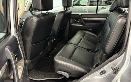 Mitsubishi Pajero IV, 2015 год, 2 550 000 рублей, 13 фотография